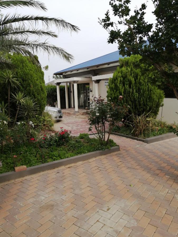 Lala Poa Guest House Klerksdorp Exteriér fotografie